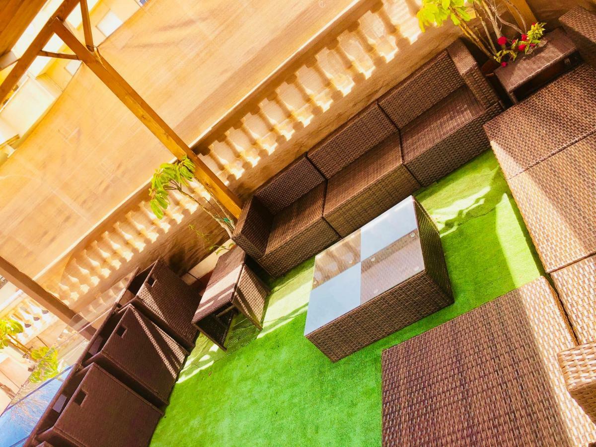 Gran Casa Con Terraza A 3 Min Playa Con Wifi - Rodeada De Servicios Roquetas de Mar Exterior photo